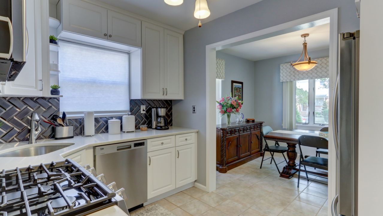 35-28 209 St, Bayside, NY, 11361 Scene 3