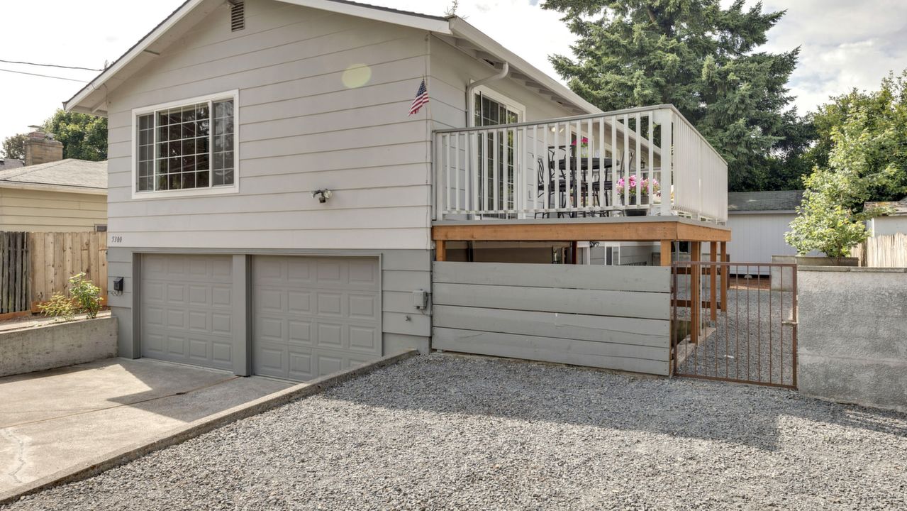 5300 SE Henderson St, Portland, OR, 97206 Scene 2