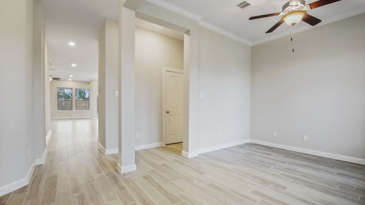 2315ElmwoodDr_004