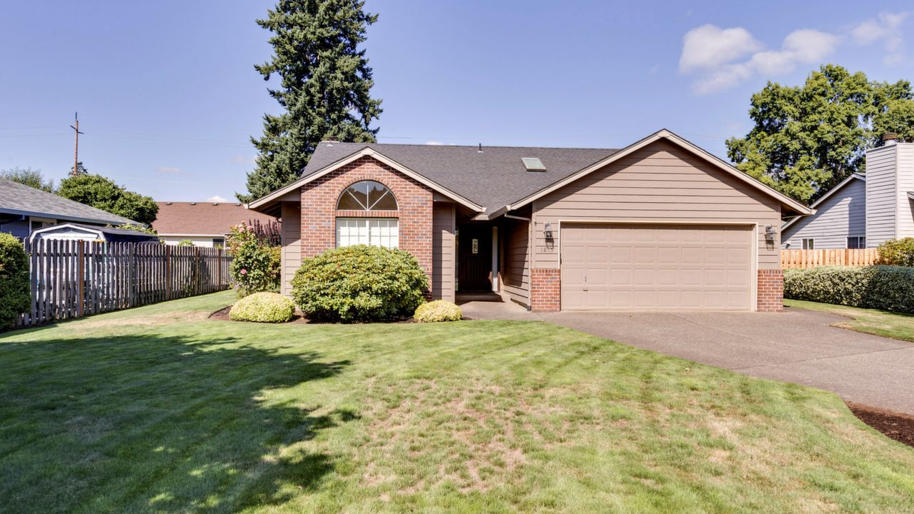 1815 N Laurelwood Loop, Canby, OR, 97013 Scene 1