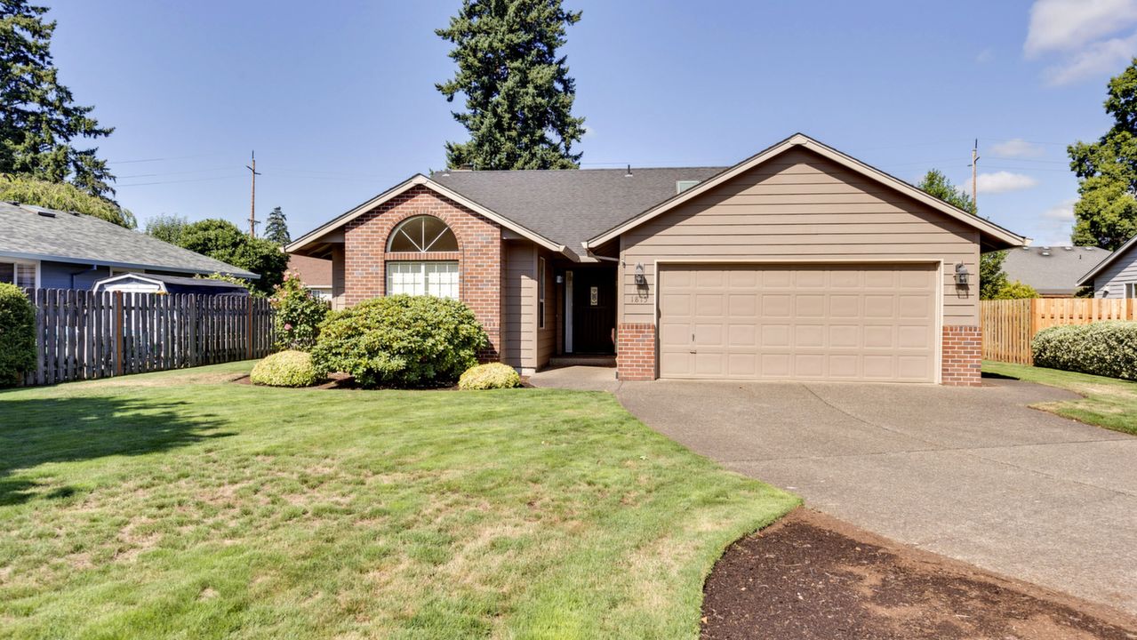 1815 N Laurelwood Loop, Canby, OR, 97013 Scene 2