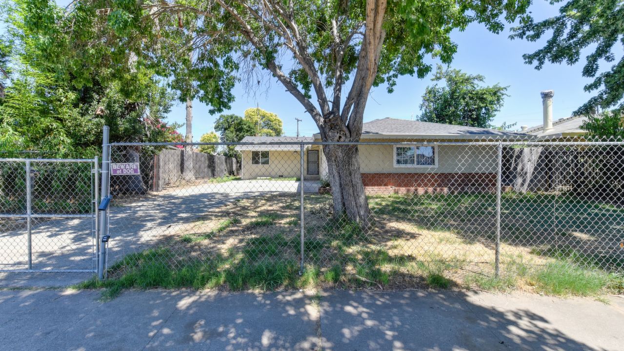 5711 Hull Way, Sacramento, CA, 95823 Scene 3