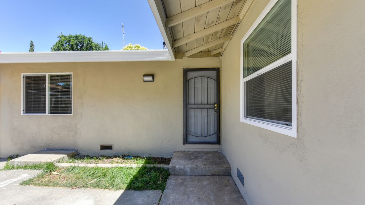 5711 Hull Way, Sacramento, CA, 95823 Scene 4