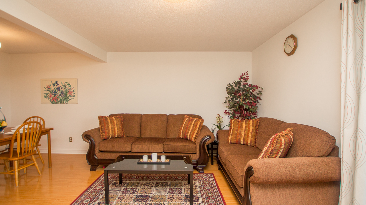 15 Hallcrown Court, Brampton, ON, L6S 2A7 Scene 4