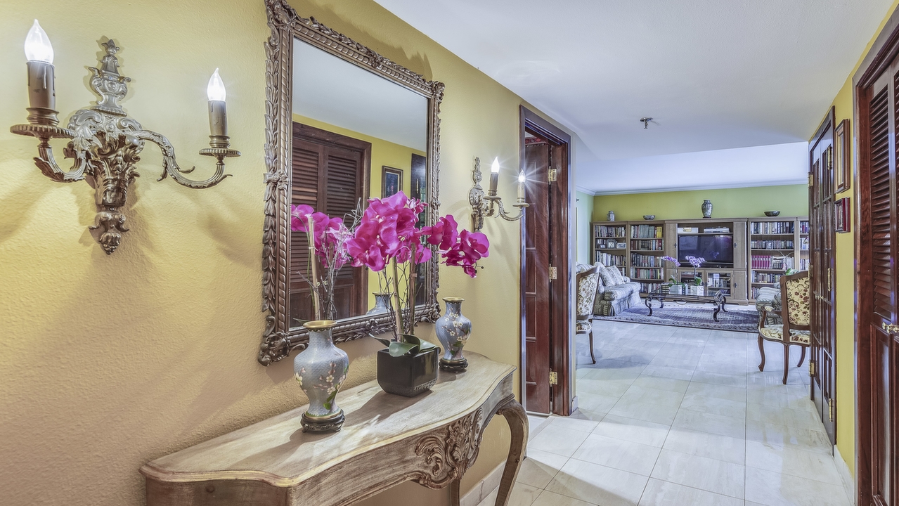 Brickell-Key-One-#814-01