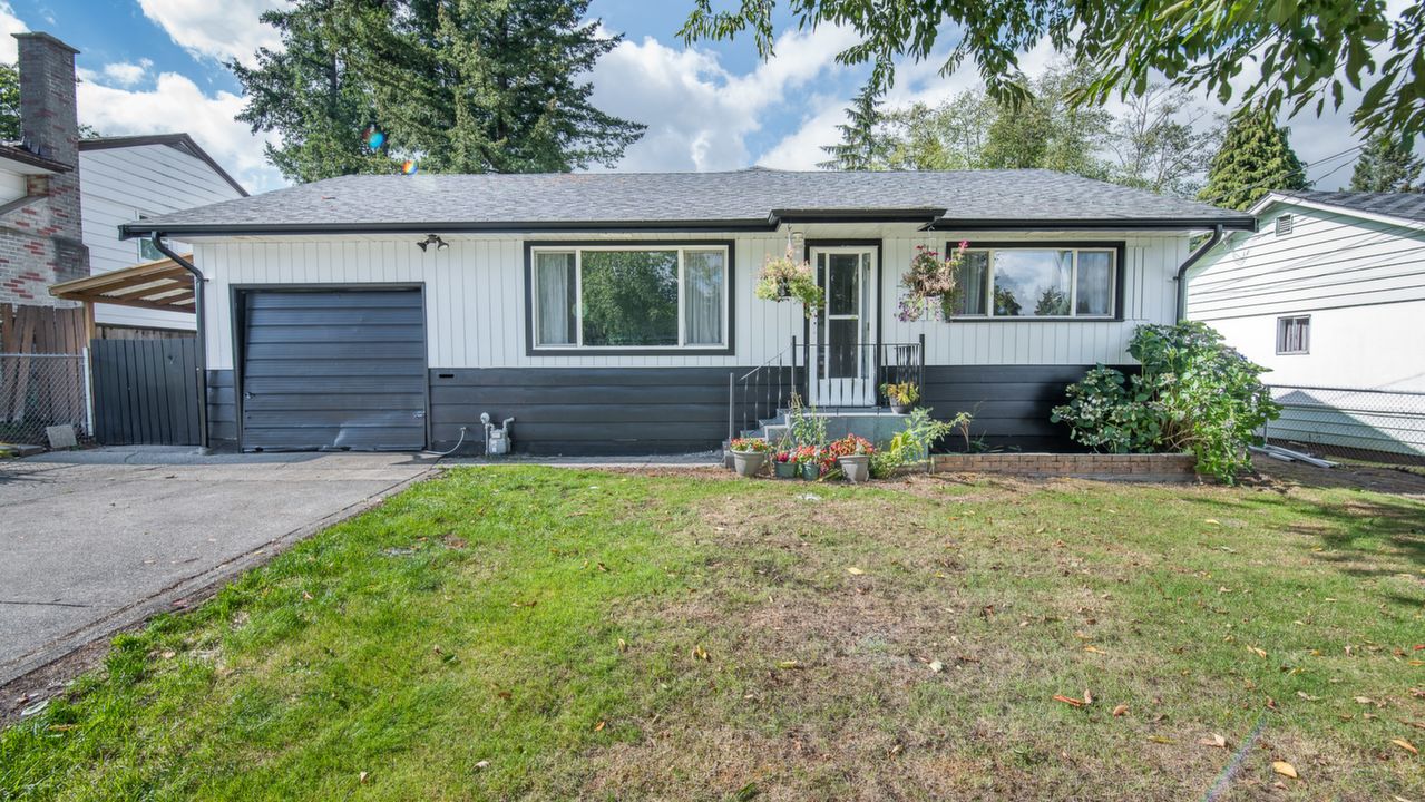 10883 146 St, Surrey, BC, V3R 3T7 Scene 1