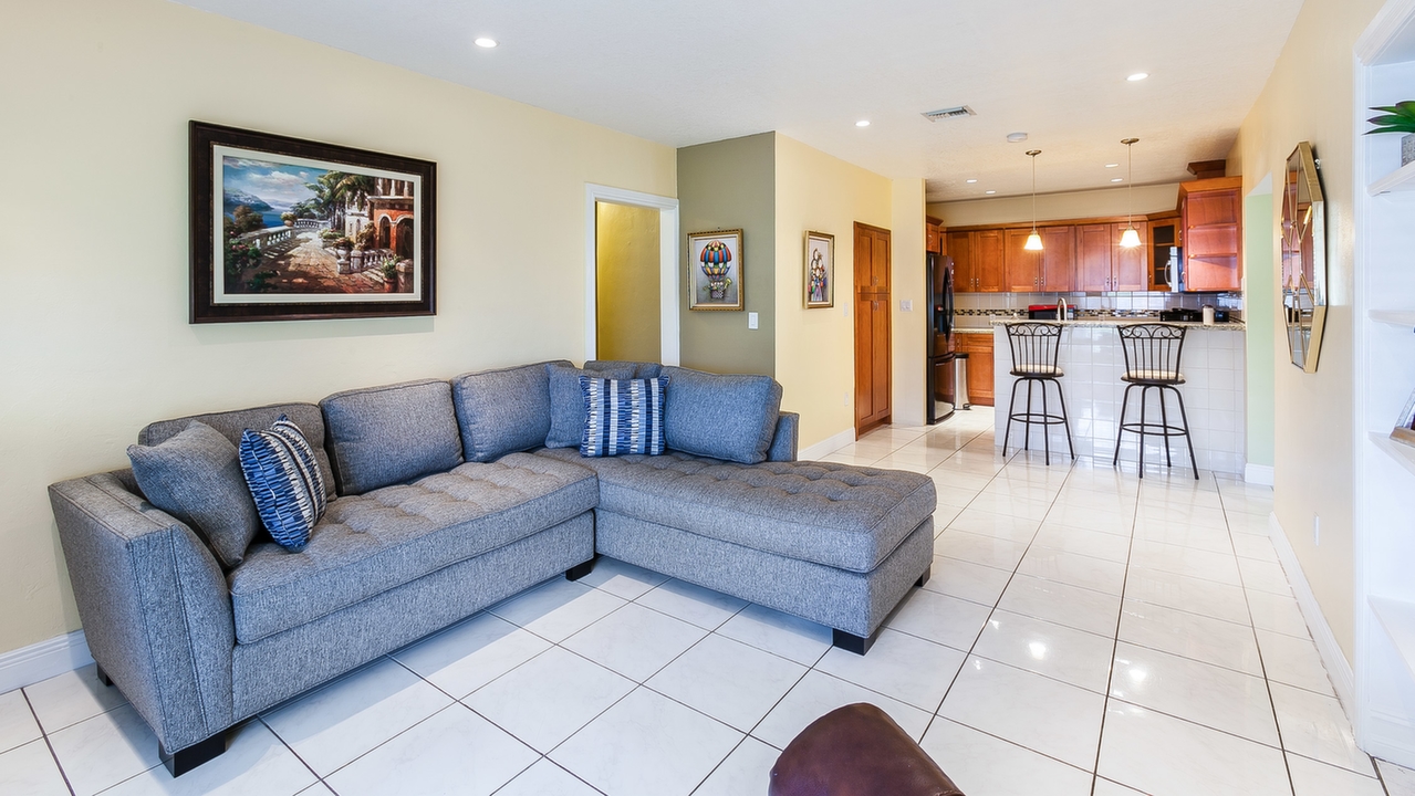 830-NW-17th-Ct-03