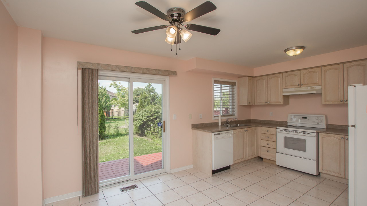 54 Wilmont Court, Brampton, ON, L6X4Z7 Scene 3