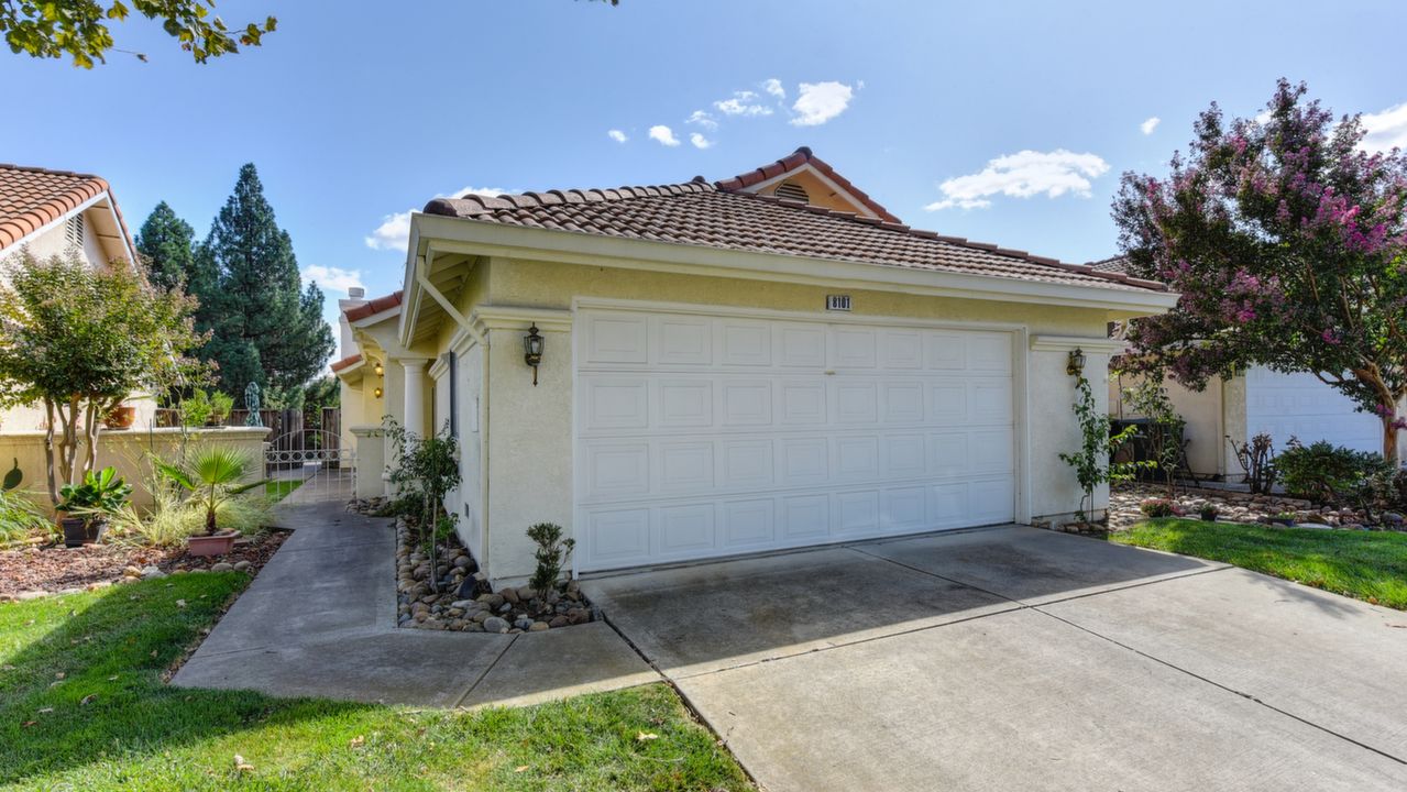 8101 Arroyo Vista Drive, Sacramento, CA, 95823 Scene 3