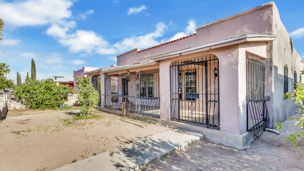 3914 La Luz Ave, El Paso, TX, 79903 Scene 1