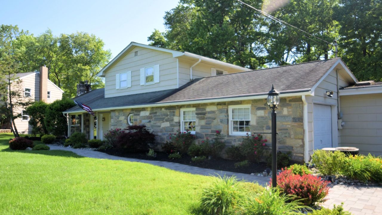 23 S Homestead Dr, Yardley, PA, 19067 Scene 1