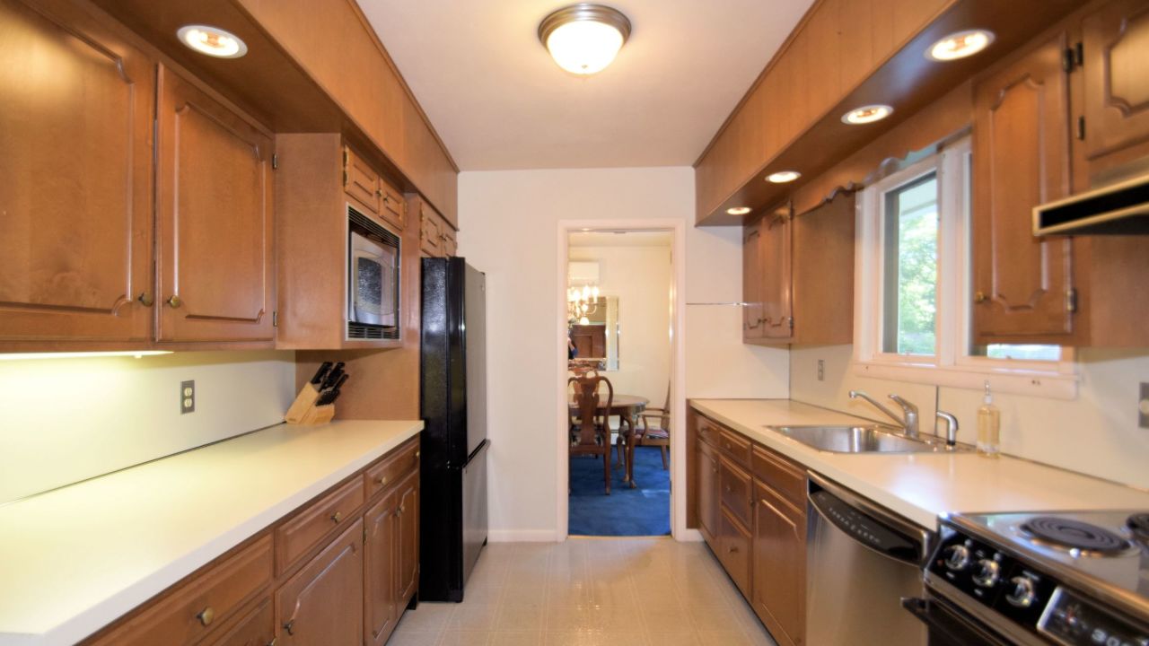 23 S Homestead Dr, Yardley, PA, 19067 Scene 3