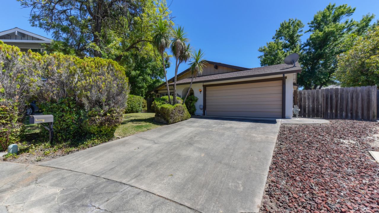 7961 Coral Oak Way, Citrus heights, CA, 95610 Scene 1