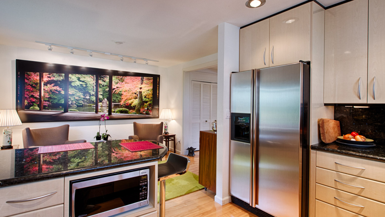 Eat In Kitchen