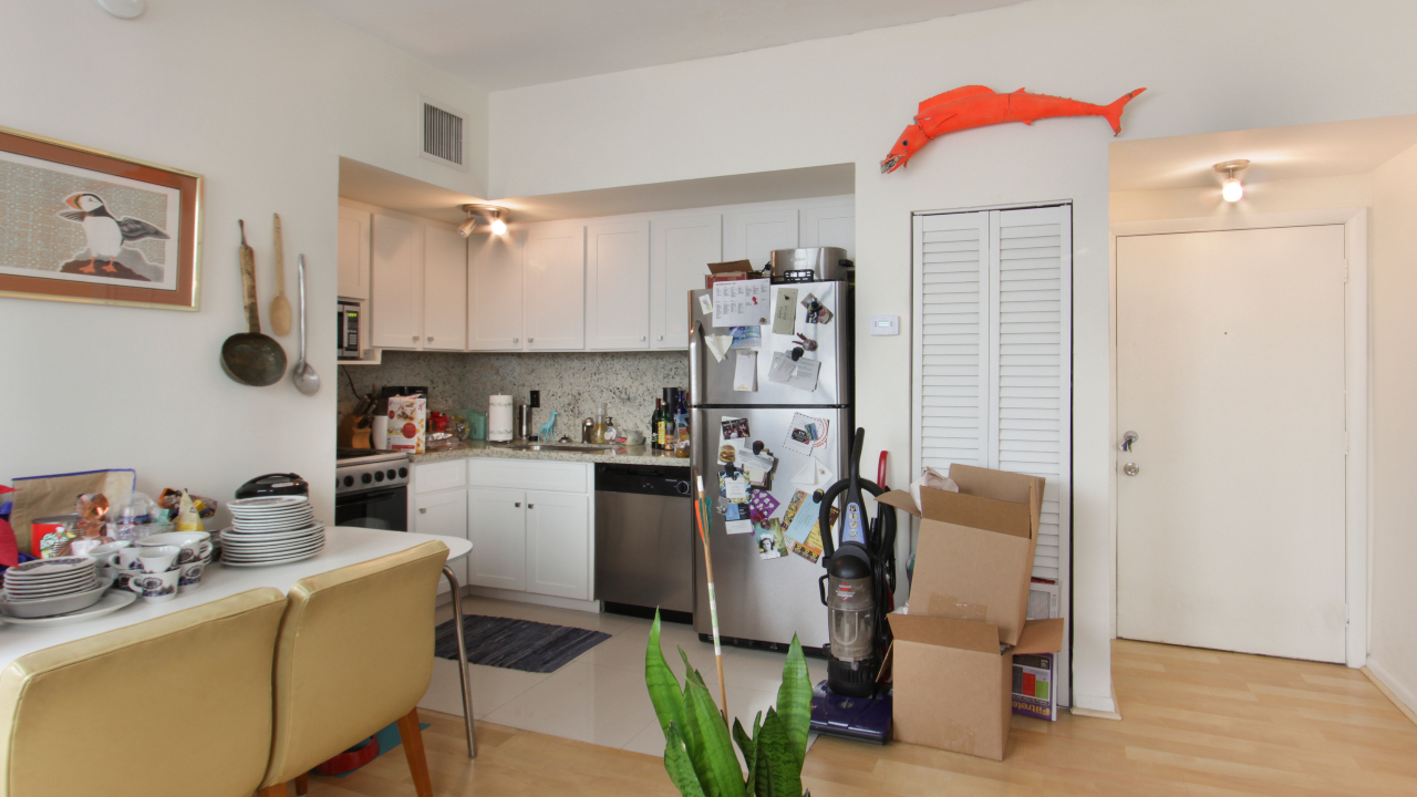 1342-Drexel-Ave-#105-04