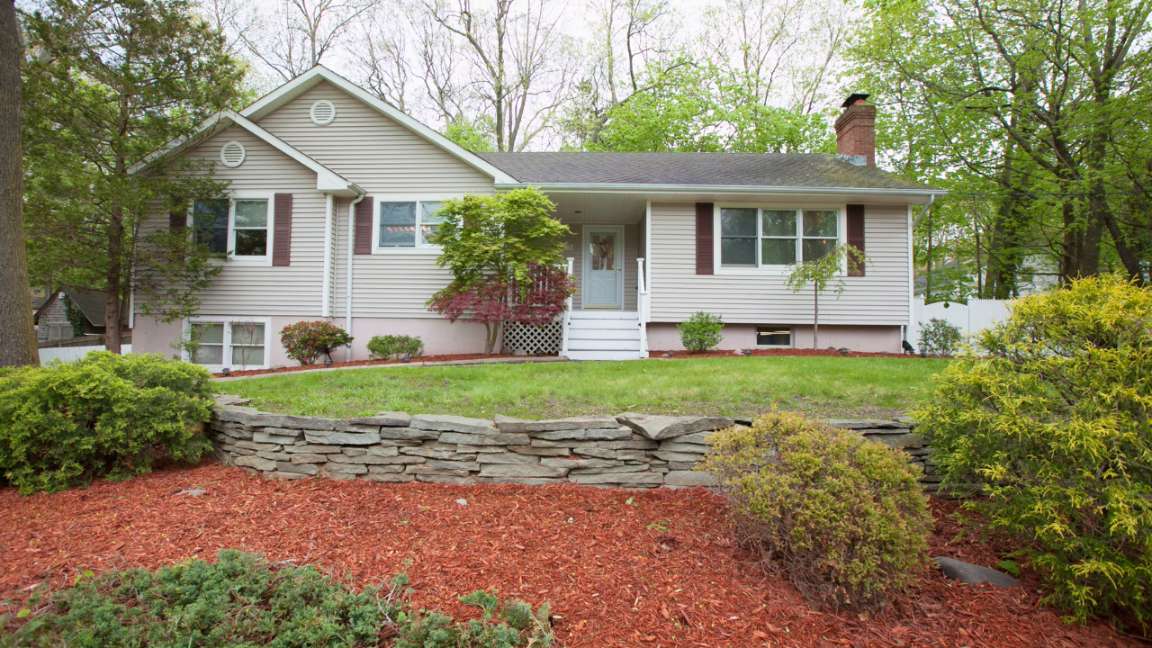 118 Herod Point Rd, Wading River, NY, 11792 Scene 1