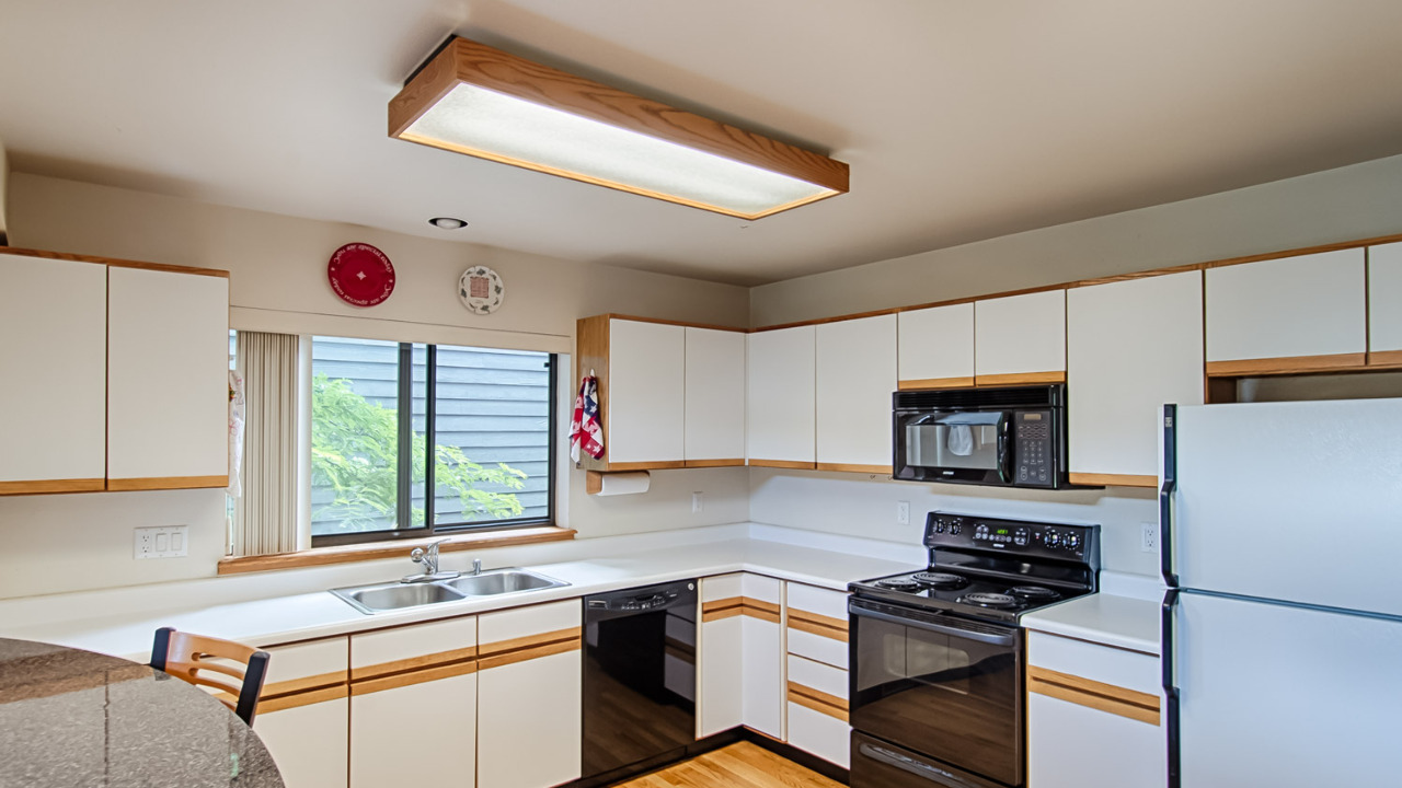 Spacious Kitchen