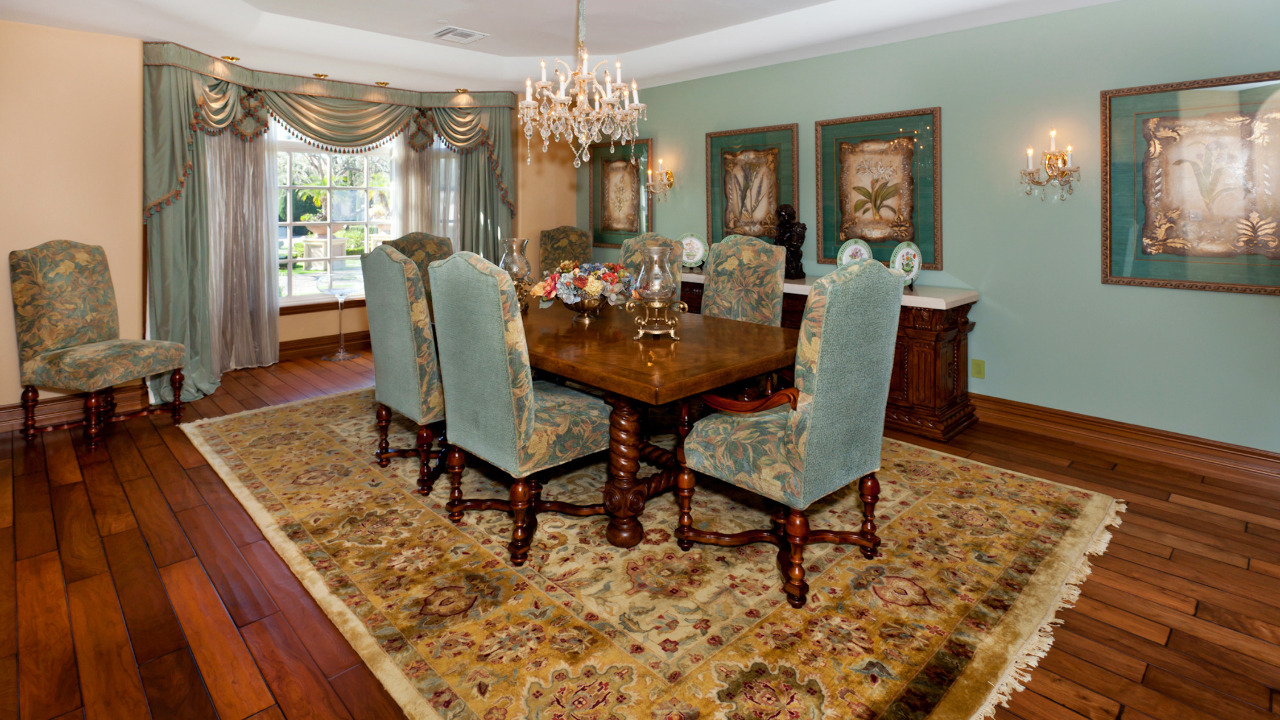 Formal Dining Room 3