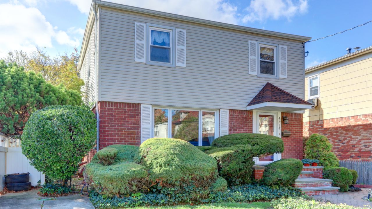 42-34 218th St, Bayside, NY, 11361 Scene 2