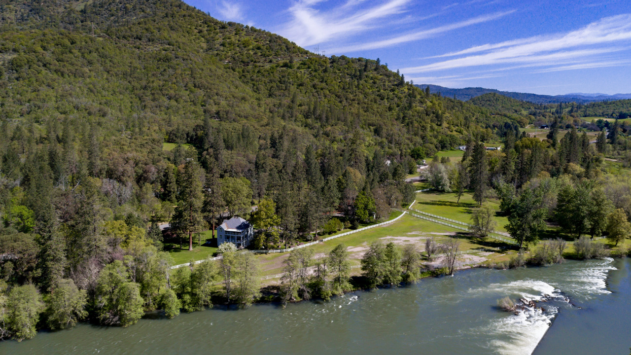 12539 Hwy 234, Gold Hill, OR, 97525 Scene 1