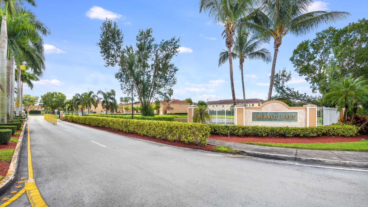 14835 SW 9th Ln-01