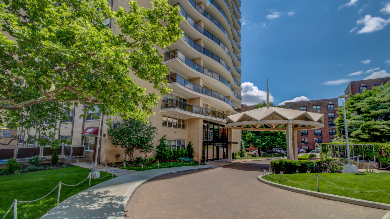 102-10 66th Rd, Forest Hills, NY, 11375 Scene 3