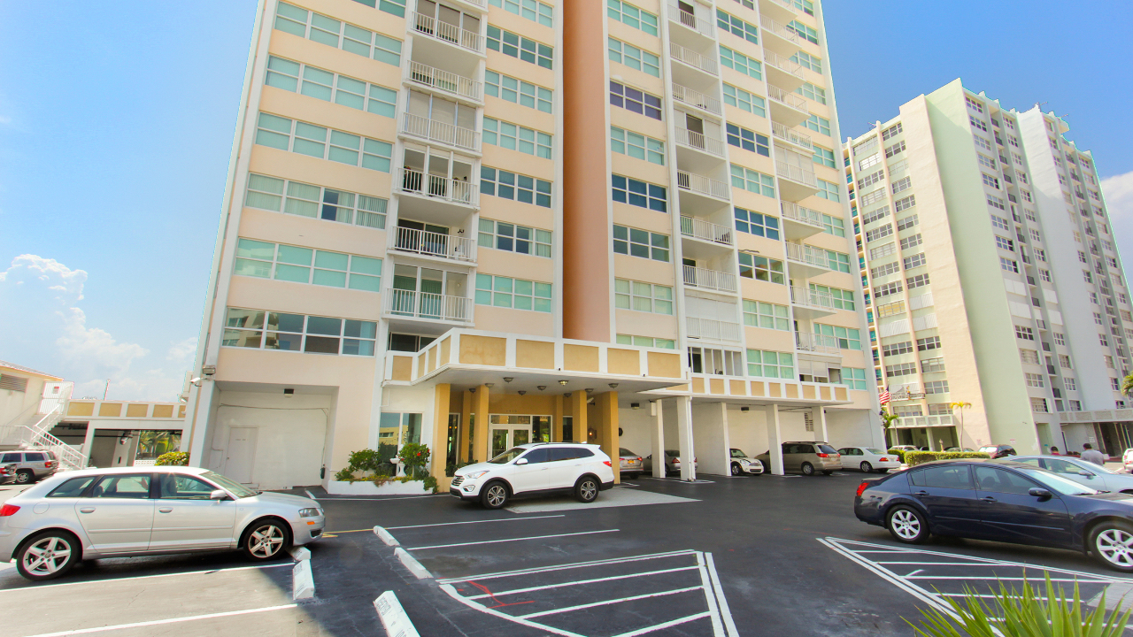 Trafalger-Towers-#801-01