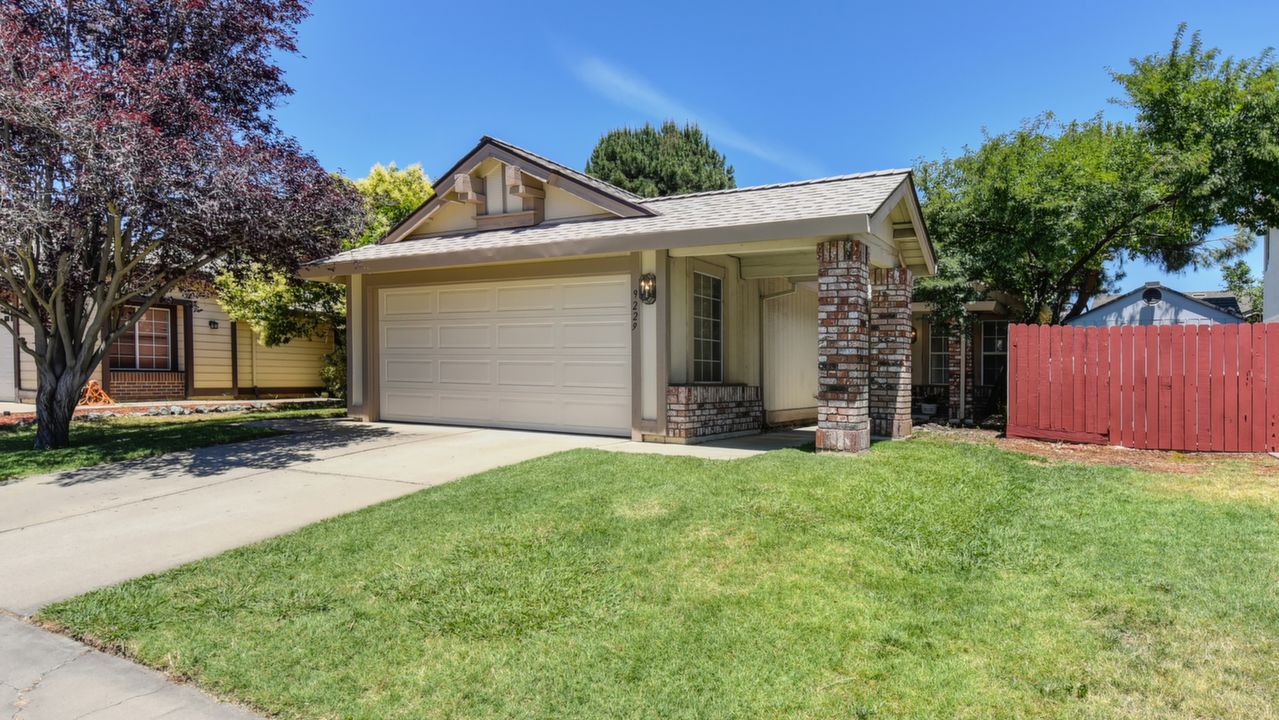 9229 Harrogate Way, Elk Grove, CA, 95758 Scene 3