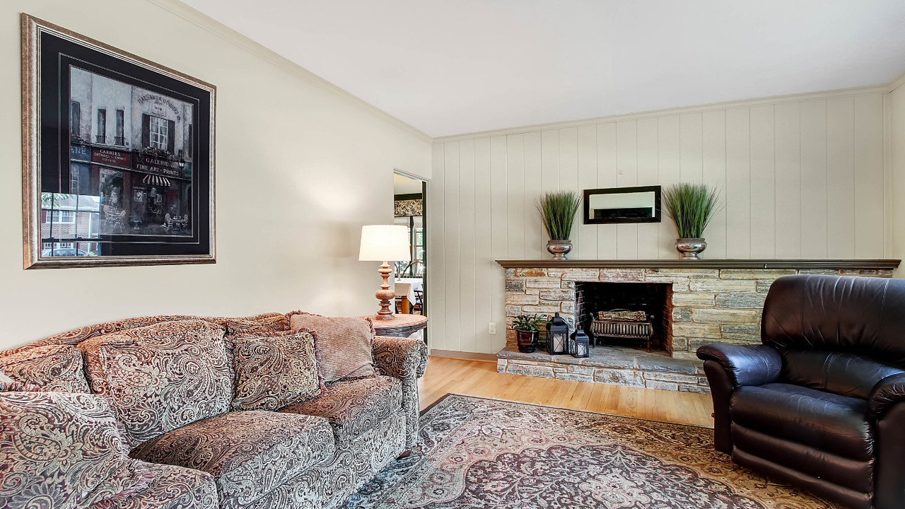 326 Allegheny Ave002