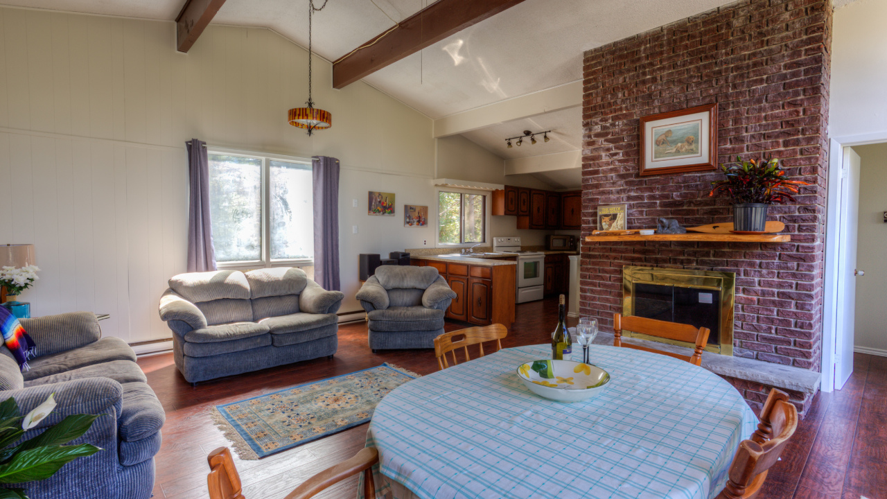 15 Cody Road, Tiny, ON, L0L2T0 Scene 2