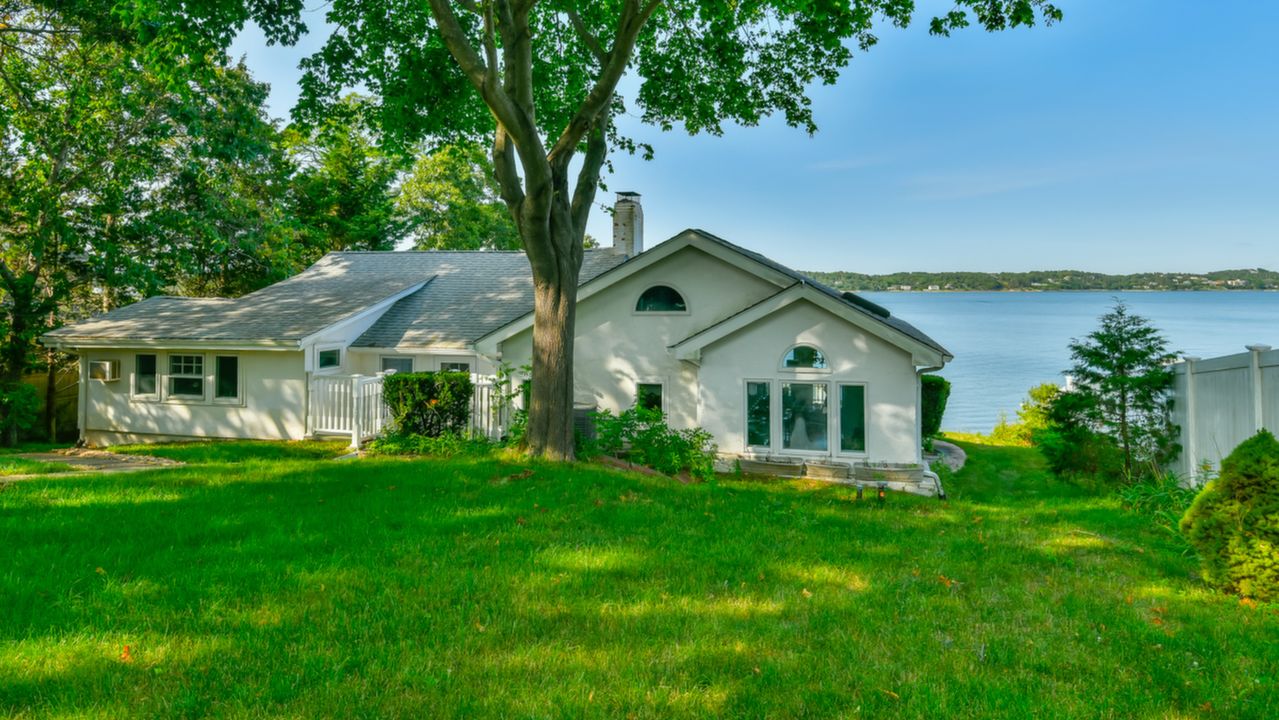 47A Lynn Ave, Hampton Bays, NY, 11946 Scene 4