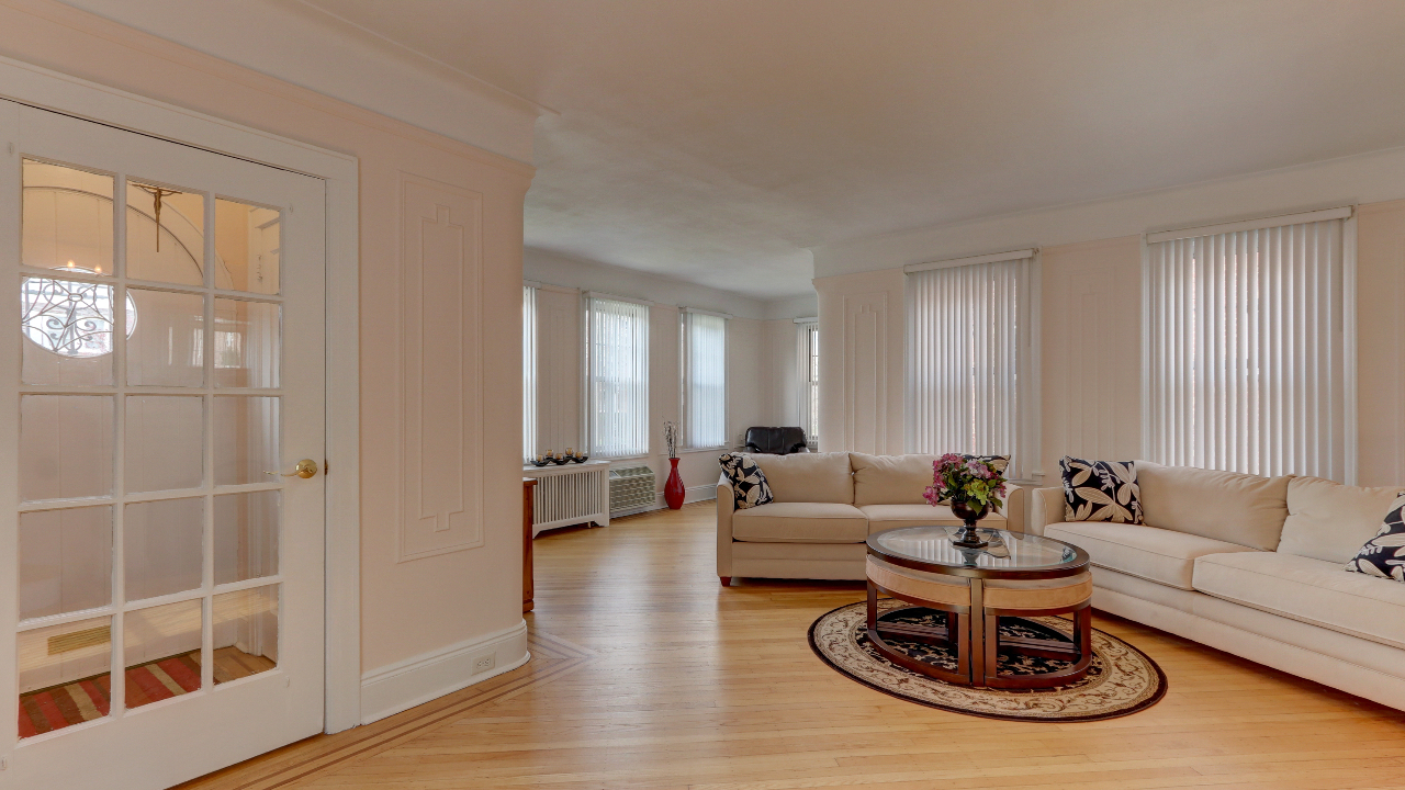 Foyer-Living Room