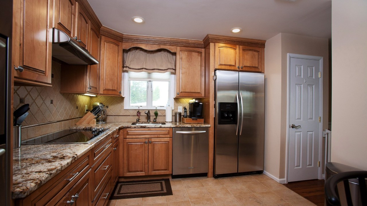 34 Park Circle North, Farmingdale, NY, 11735 Scene 4