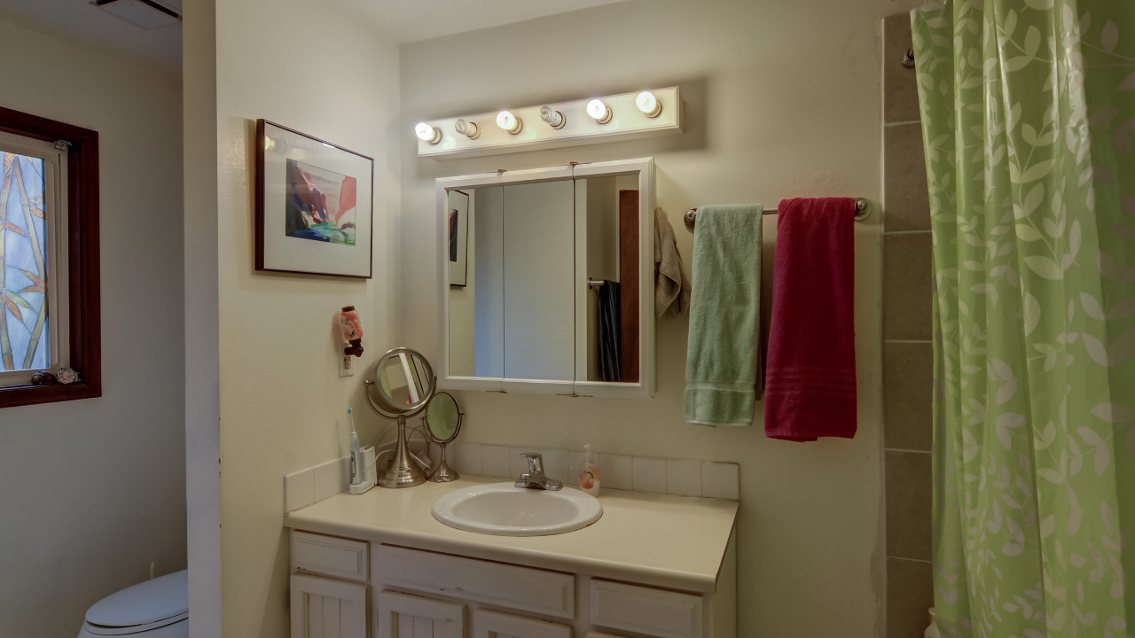 Back Unit Bathroom