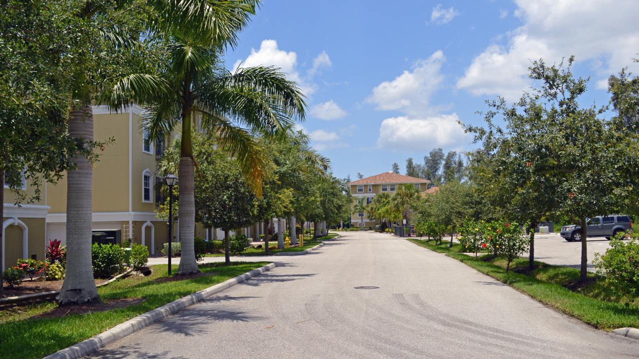 10091 Lake Cove Dr, Ft Myers, FL, 33908 Scene 4