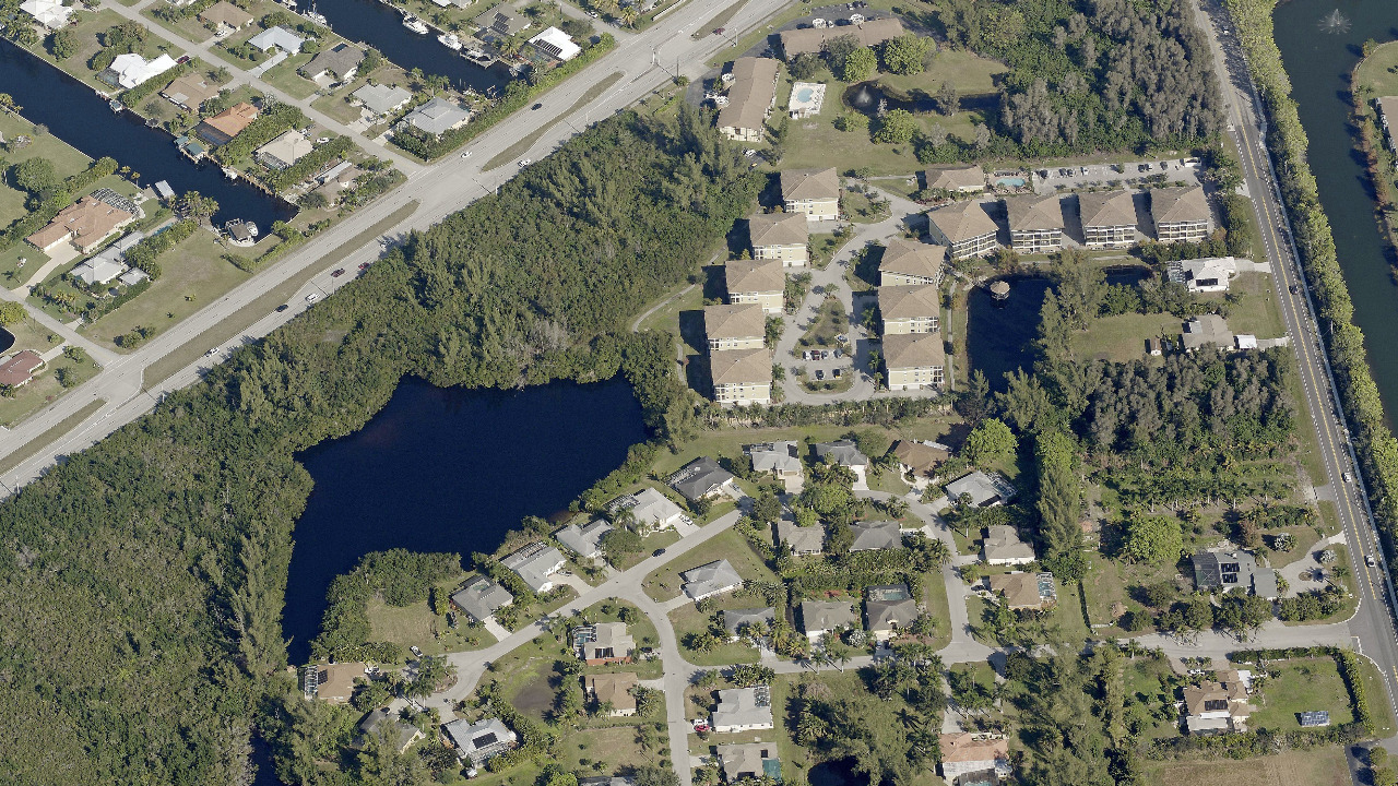 10091 Lake Cove Dr, Ft Myers, FL, 33908 Scene 2