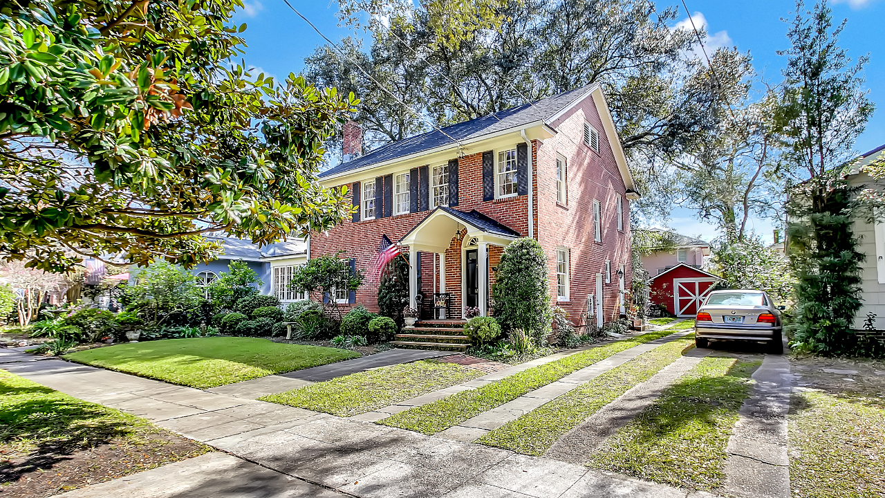 Welcome to 1272 Hollywood Ave!