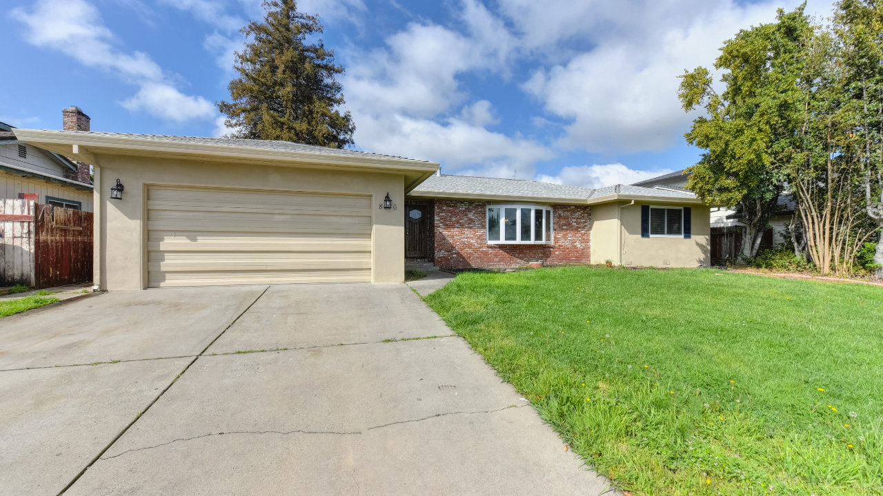 8076 Maybelline Way, Sacramento, CA, 95823 Scene 2