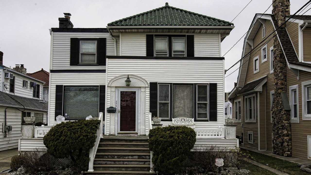 259 Monroe Blvd, Long Beach, NY, 11561 Scene 1