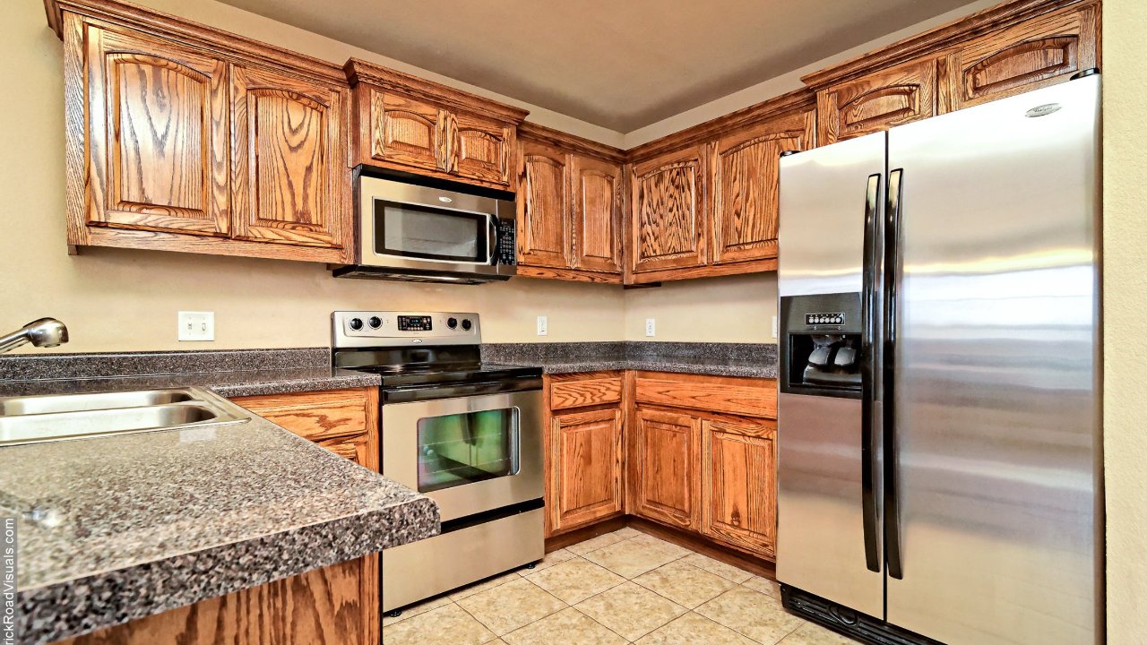 Great kitchen layout!