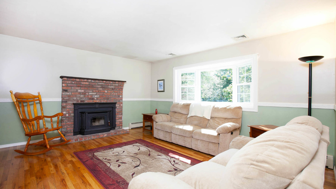 6 Kastal Court, Ridge, NY, 11961 Scene 2