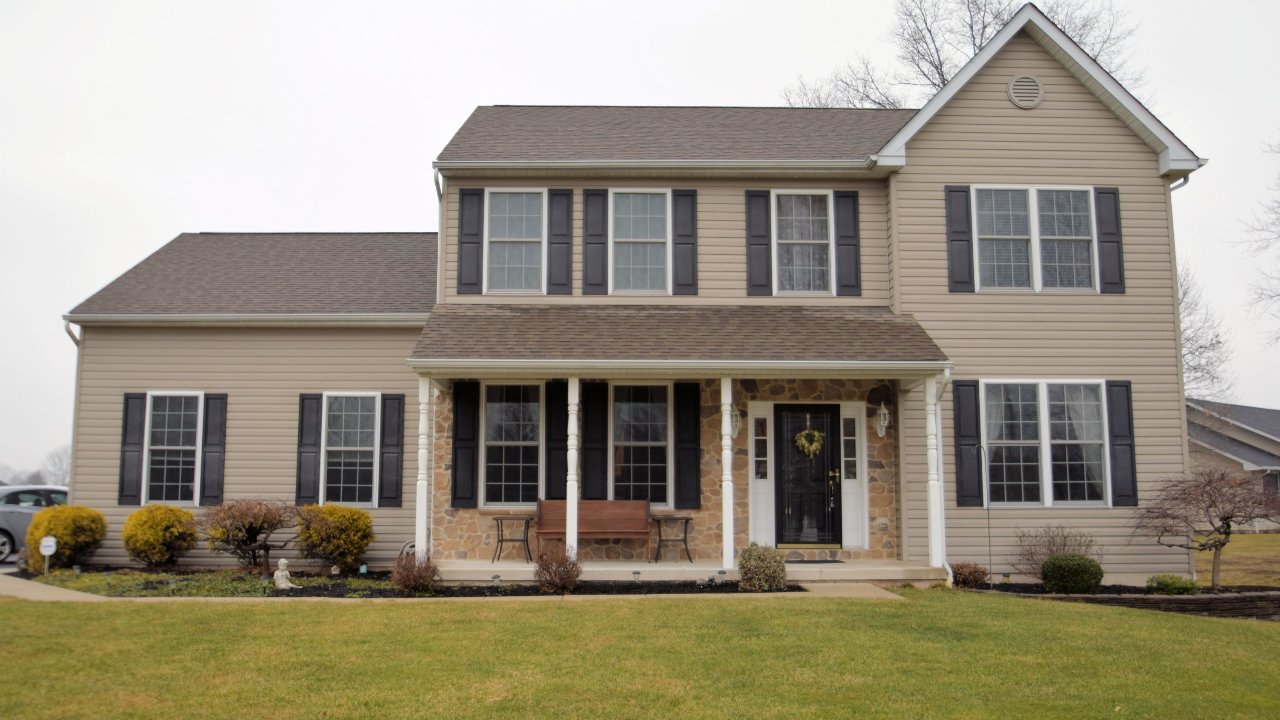 39 W Broad St, Trumbauersville, PA, 18970 Scene 1