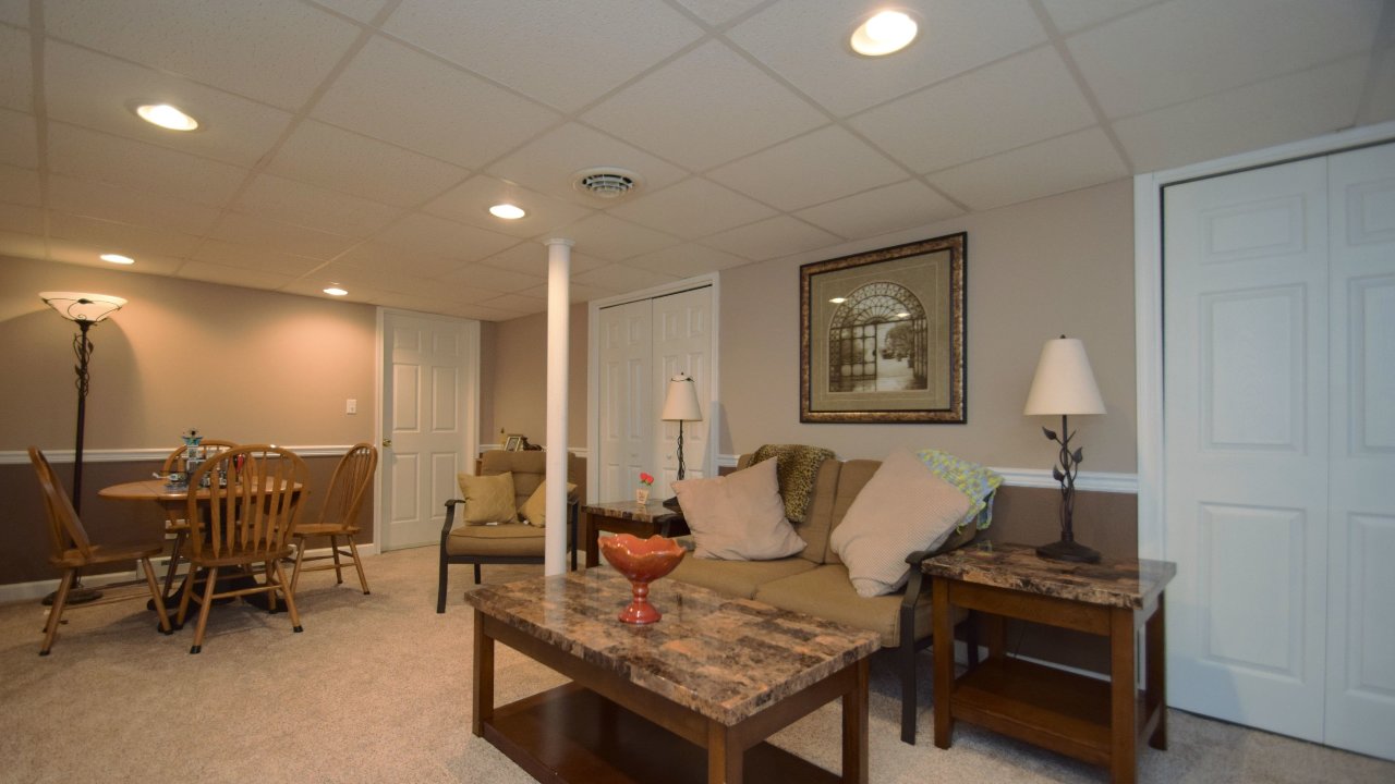 39 W Broad St, Trumbauersville, PA, 18970 Scene 4