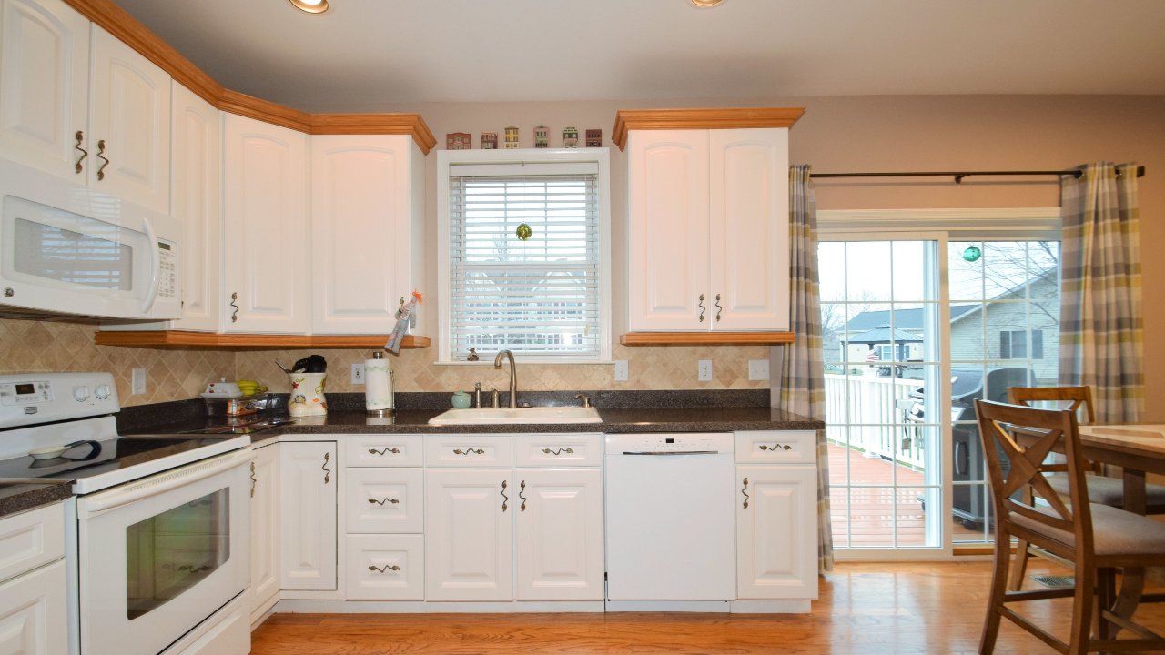 39 W Broad St, Trumbauersville, PA, 18970 Scene 2