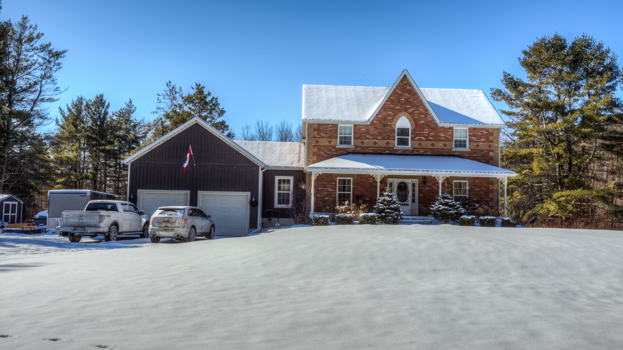 24 Pine Post Road, Keswick, ON, L4P 3C8 Scene 1