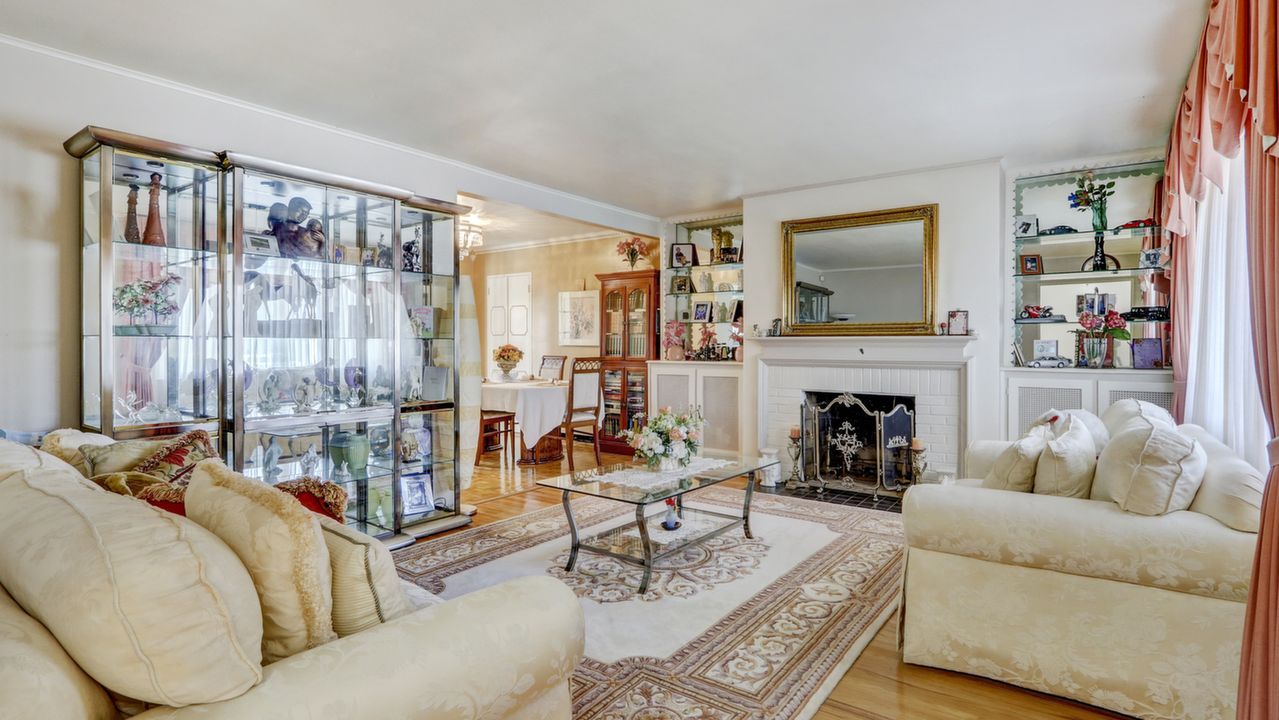 44 Brook Rd, Valley Stream, NY, 11581 Scene 3