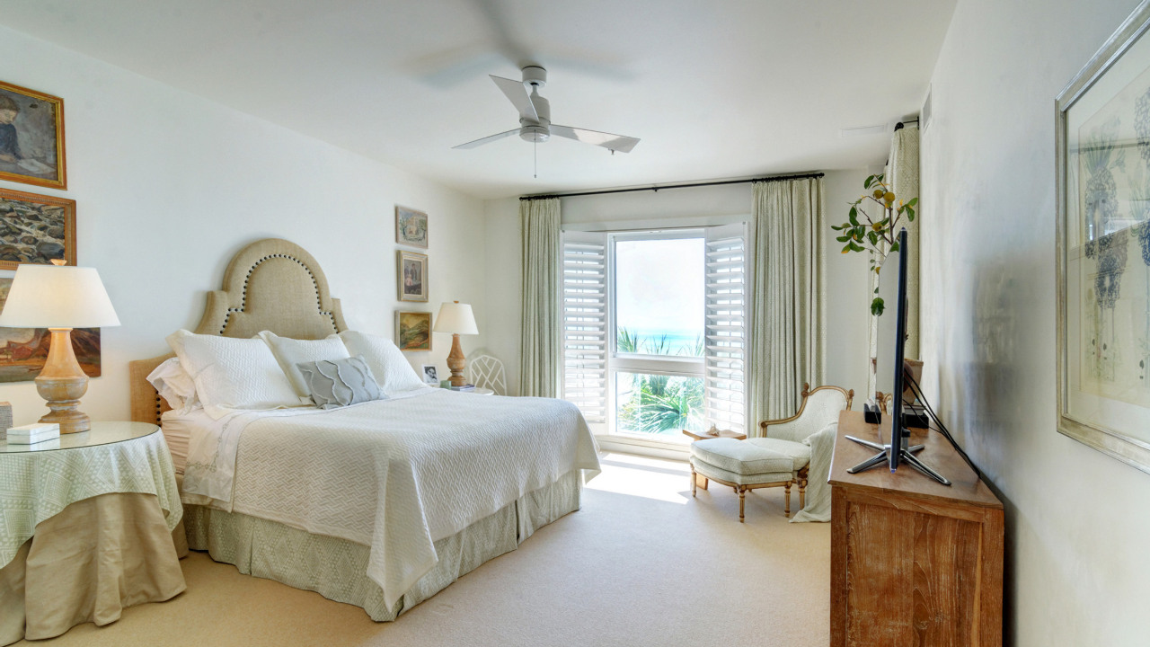 27 Master Bedroom 05