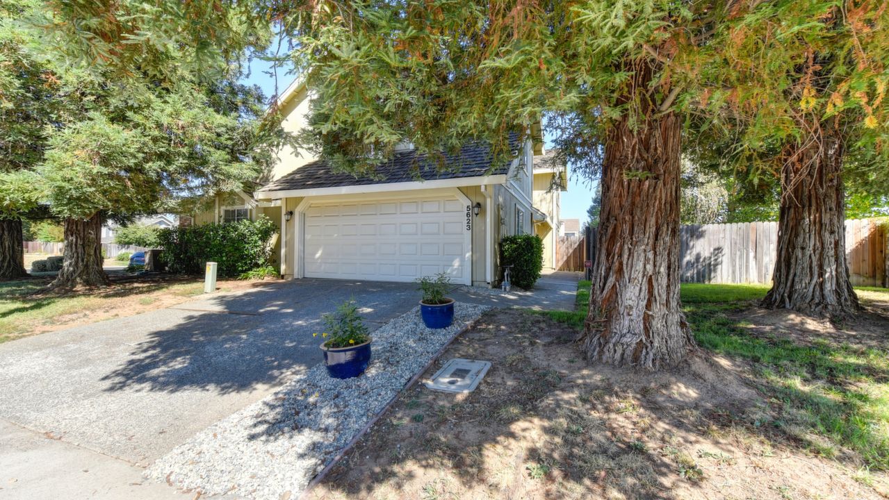 5623 Laguna Park Dr., Elk Grove, CA, 95758 Scene 1