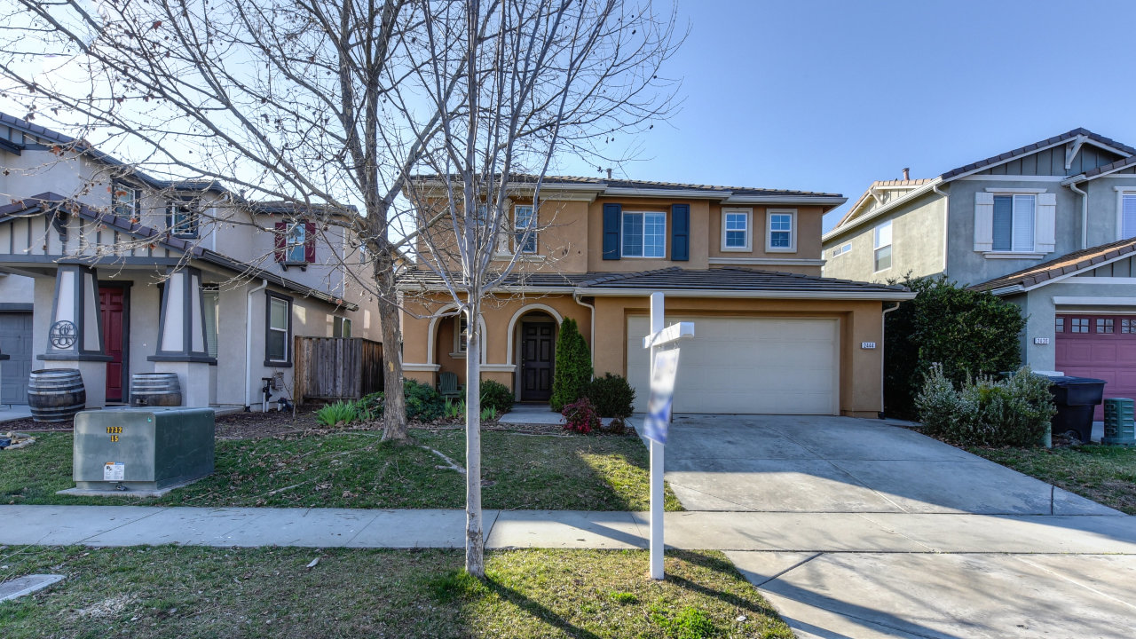 2444 Kinsella Way, Roseville, CA, 95747 Scene 1