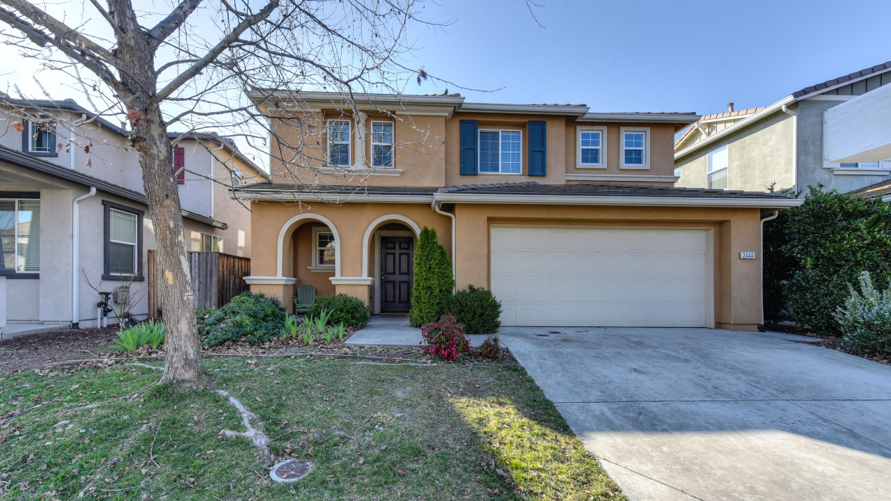 2444 Kinsella Way, Roseville, CA, 95747 Scene 2